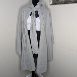 Grey vintage betmar cape
